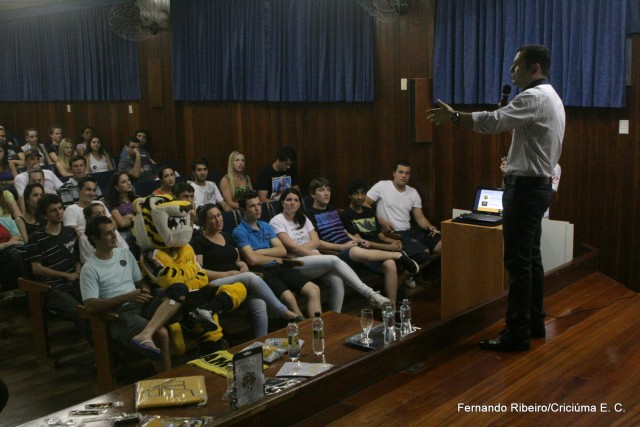 Tigre é tema de palestra na Escucri