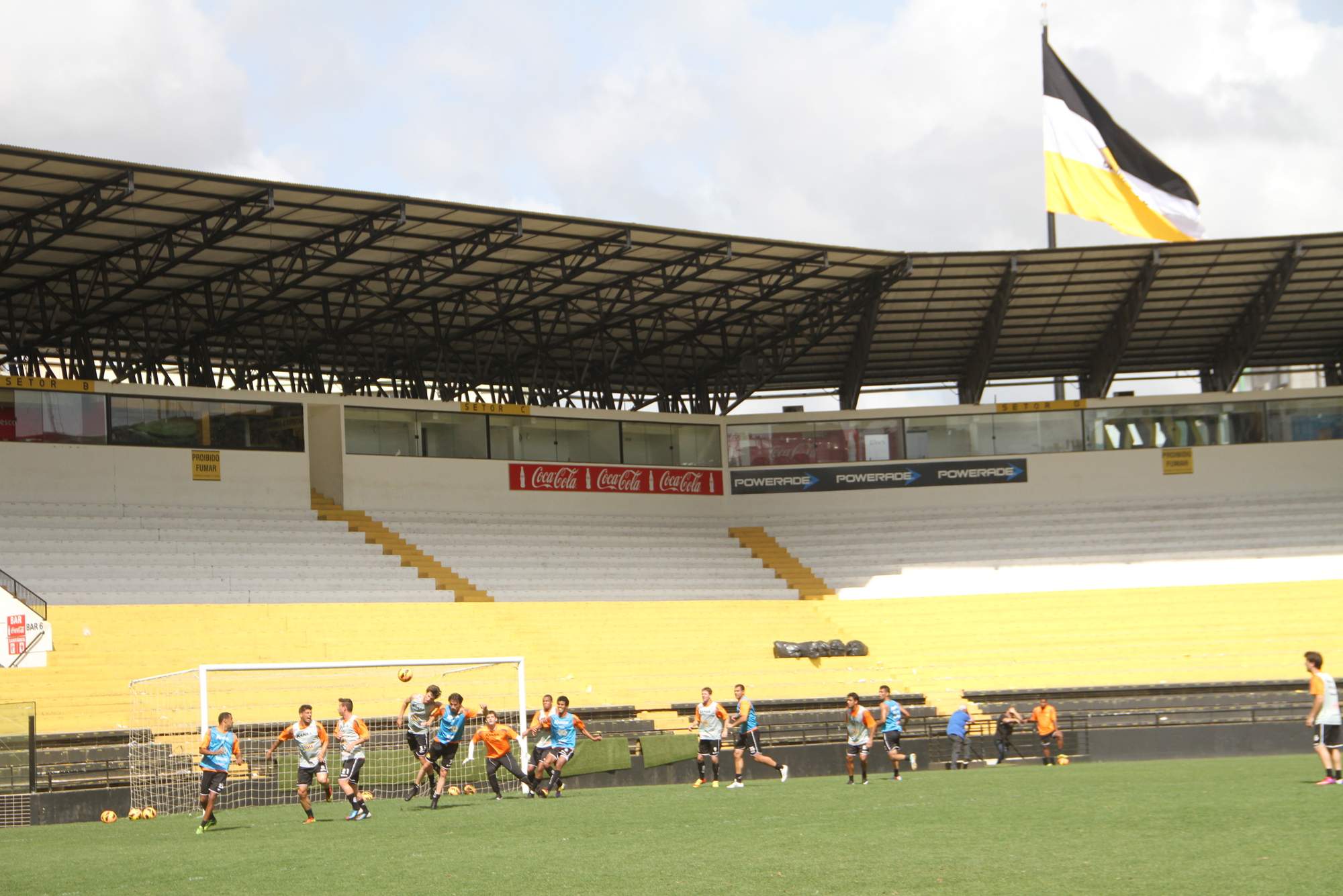 Criciúma encara o Botafogo