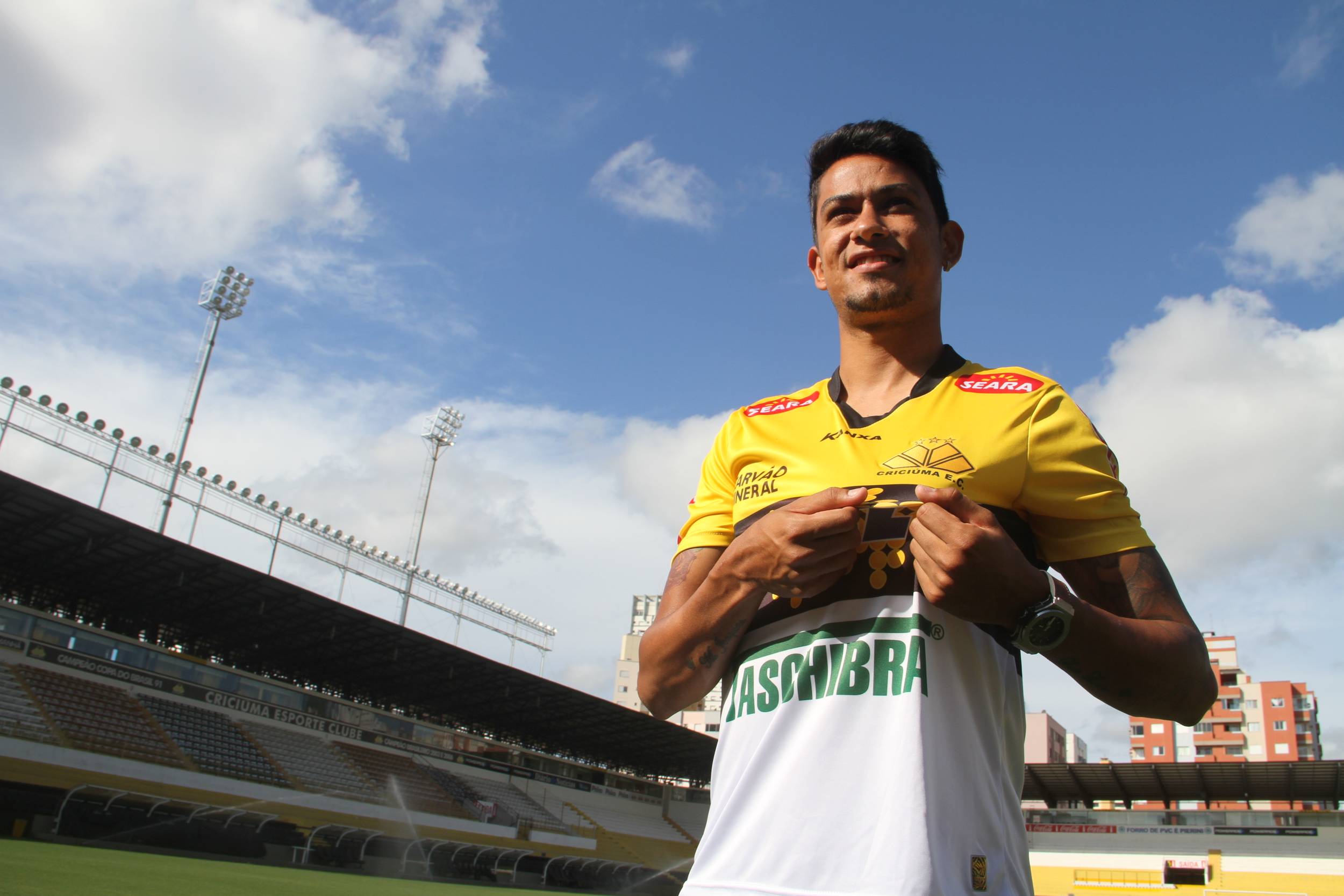 Lucca feliz em voltar ao Criciúma