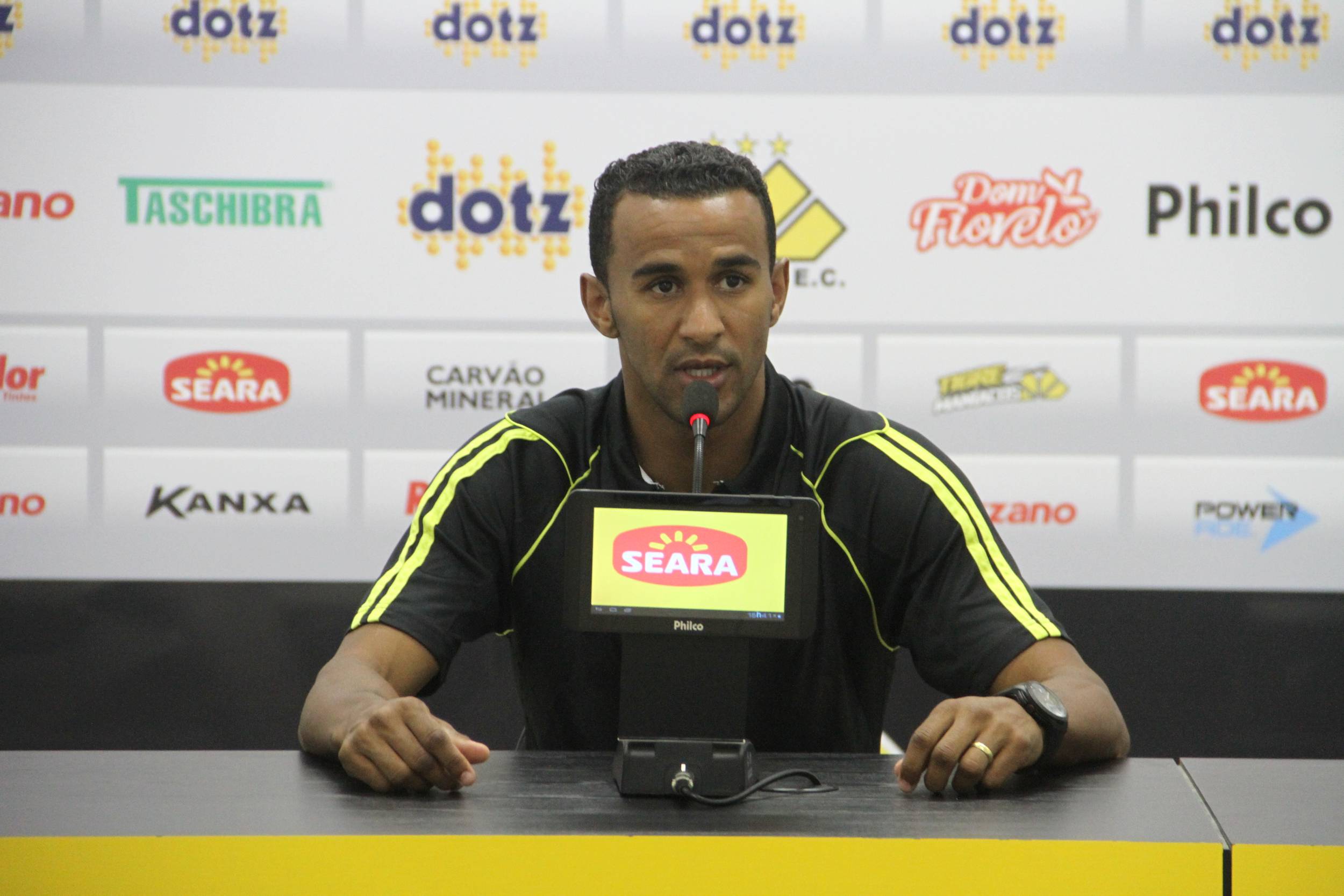 Serginho feliz por defender o Tigre