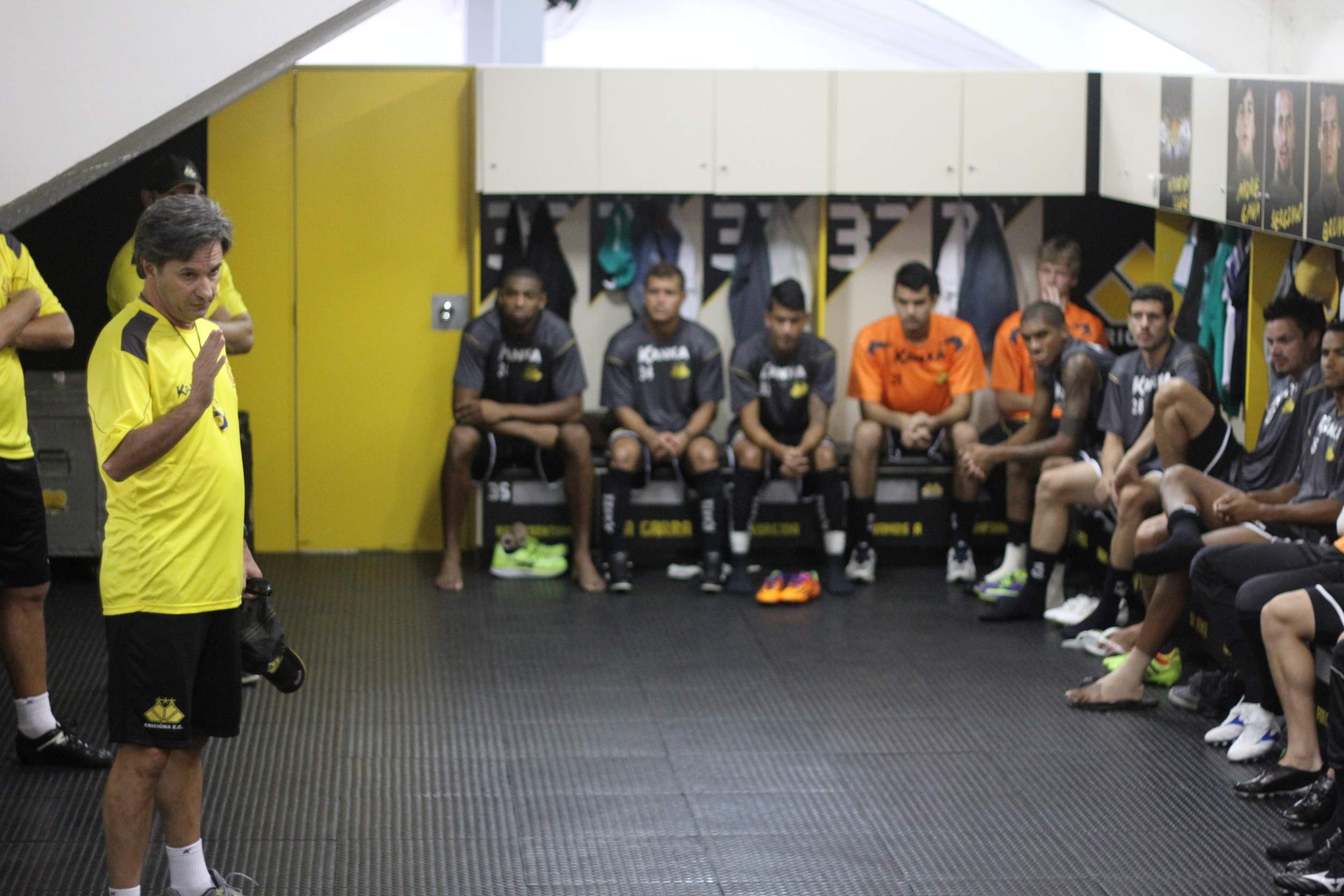 Apresentação do novo técnico ao elenco