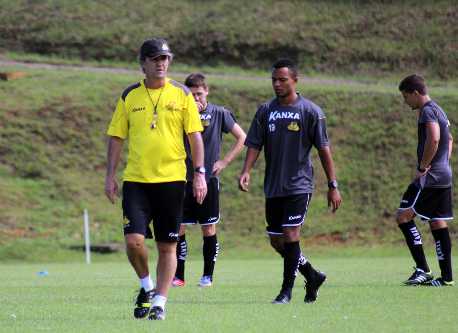 Tigre faz último treino antes do duelo de domingo