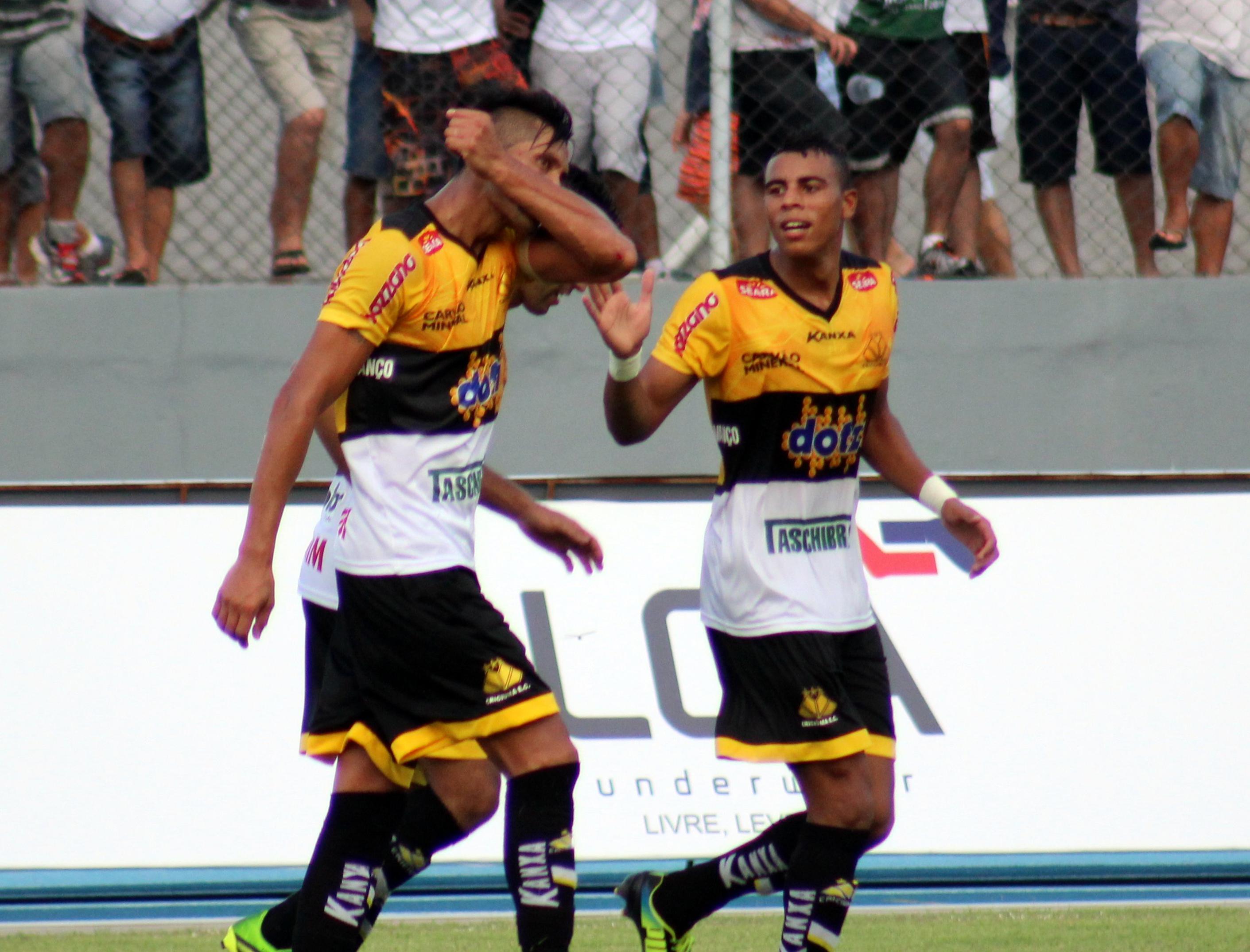 Tigre garante goleada em Blumenau