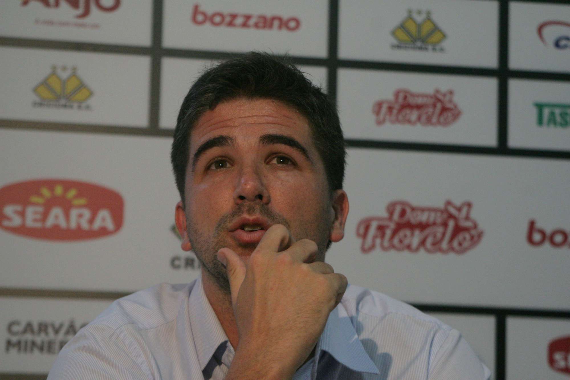 Coletiva Rodrigo Pastana